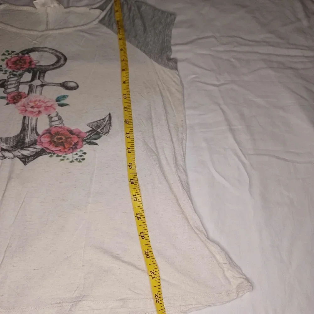 Threads studio T-shirt - Picture 11 of 11